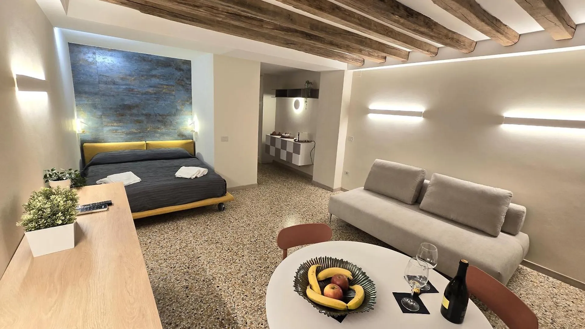 Apartment Cozy Studio With Canal View Venice