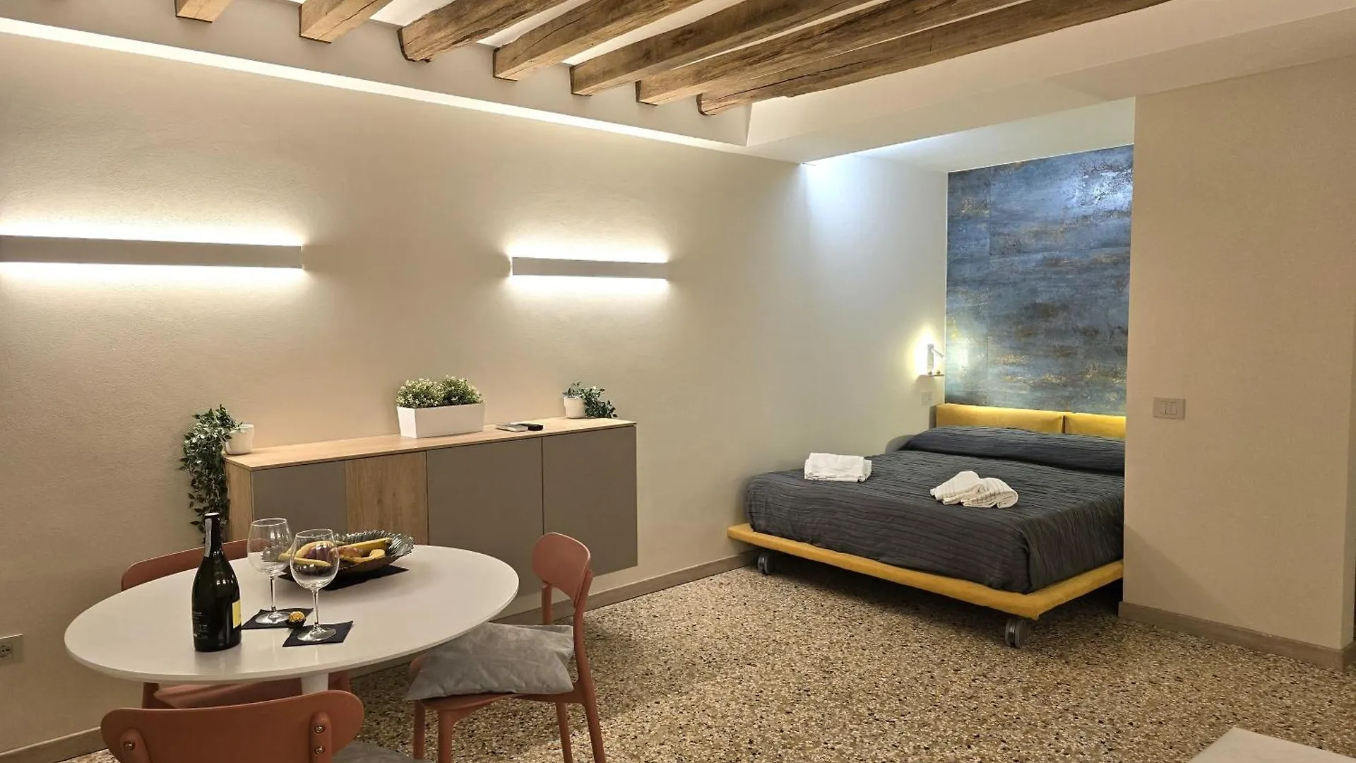 Cozy Studio With Canal View Venecia