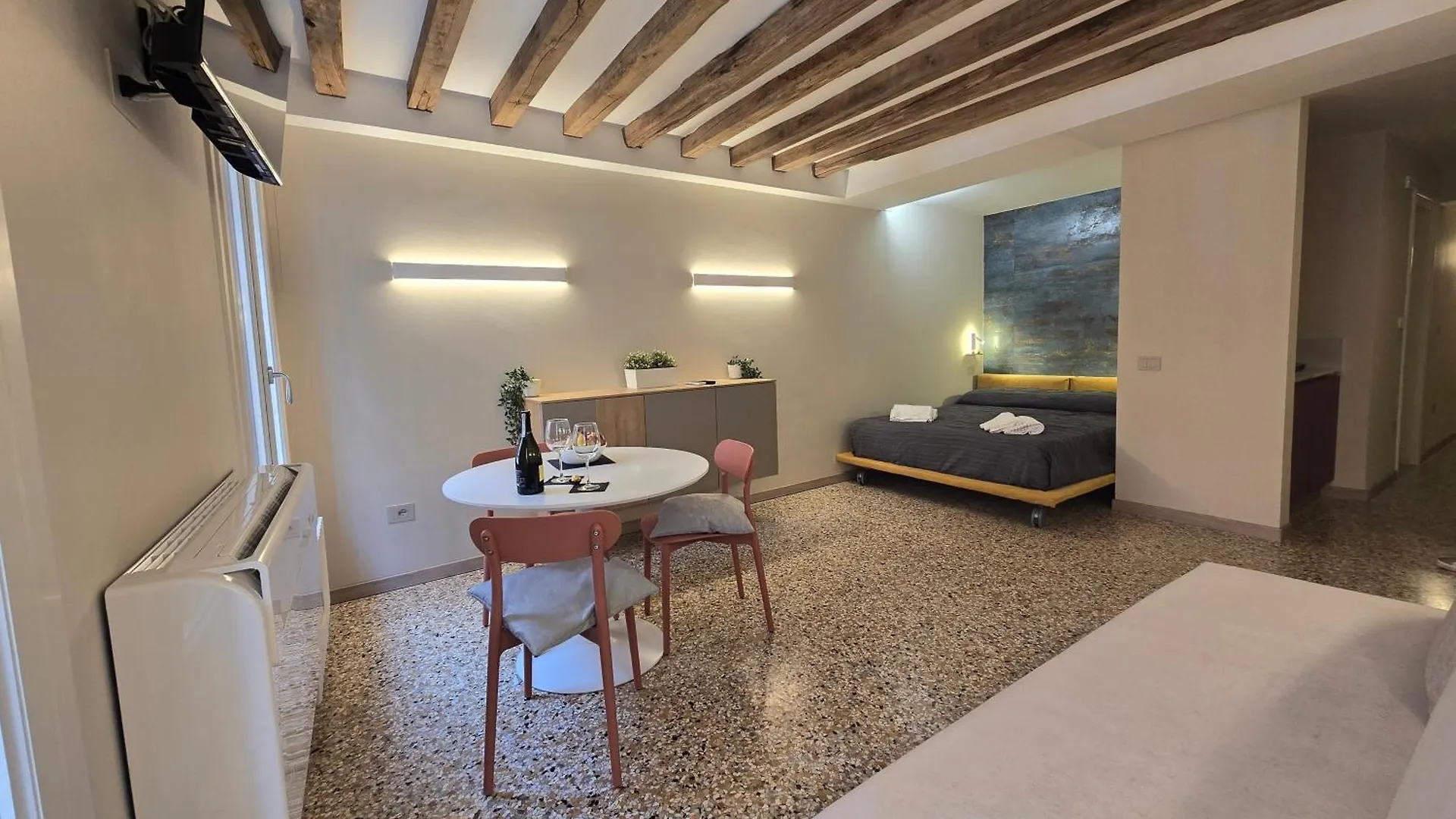 Cozy Studio With Canal View Venecia Apartamento